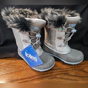 Totes Kids' Gray and Silver Snow Boots